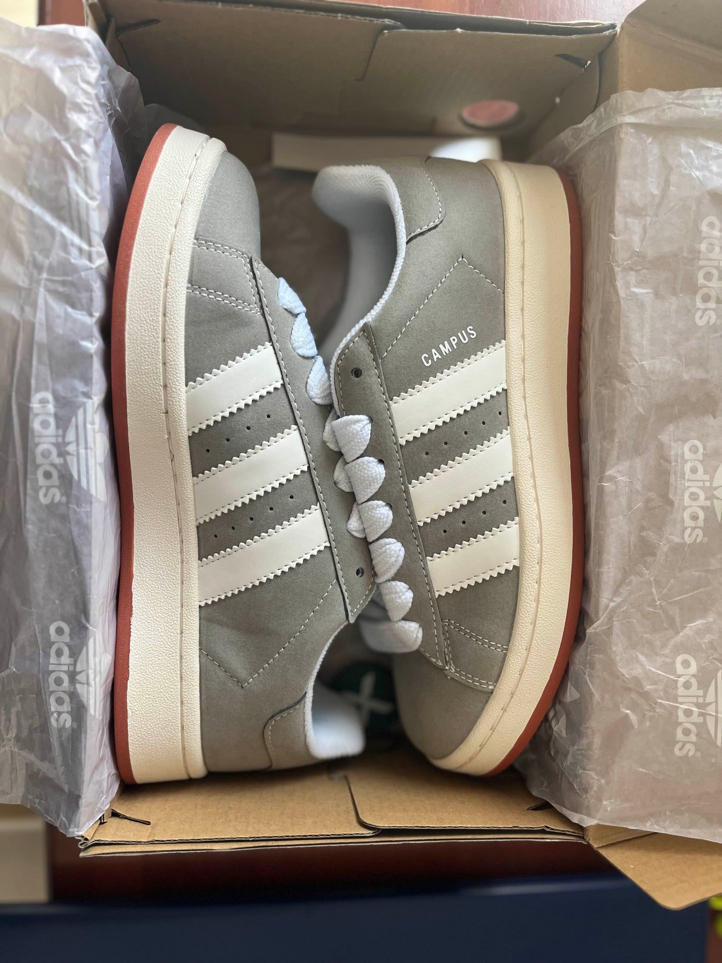 Adidas campus