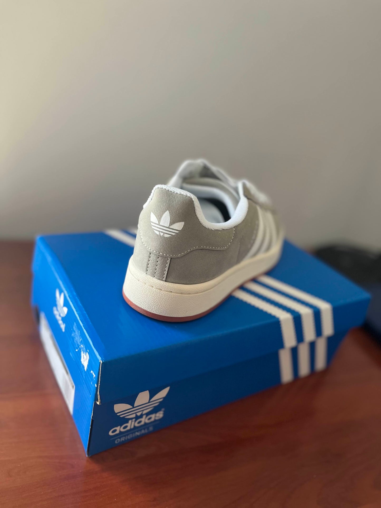 Adidas campus