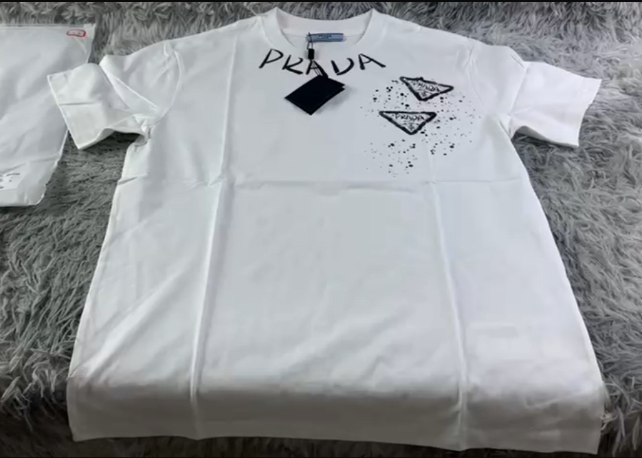 Camiseta Prada #1